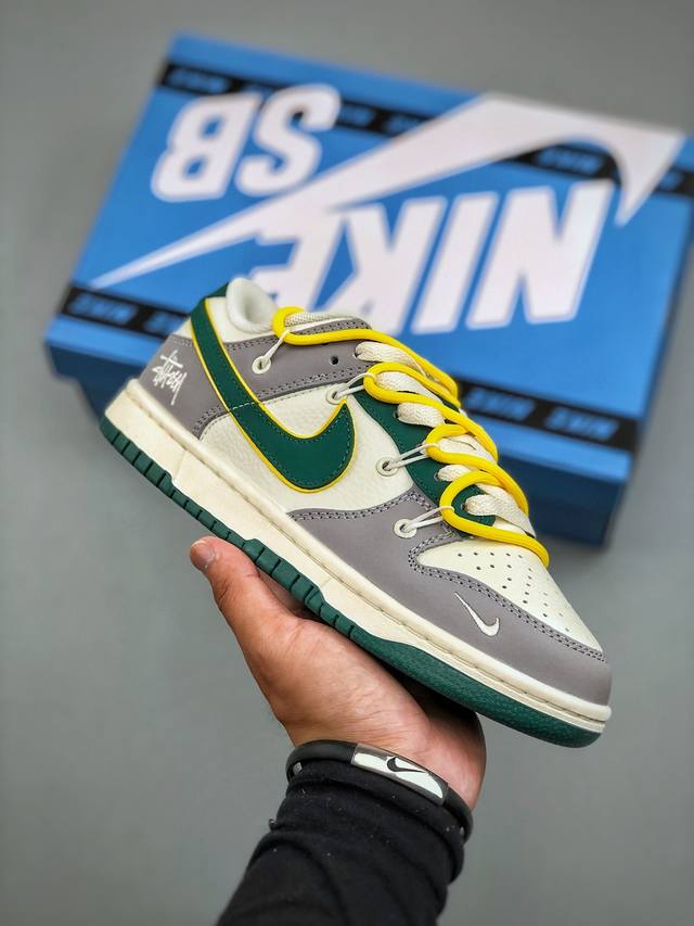Overseas hit limited sale! High-end custom Nike SB Dunk Low with straps Stussy j