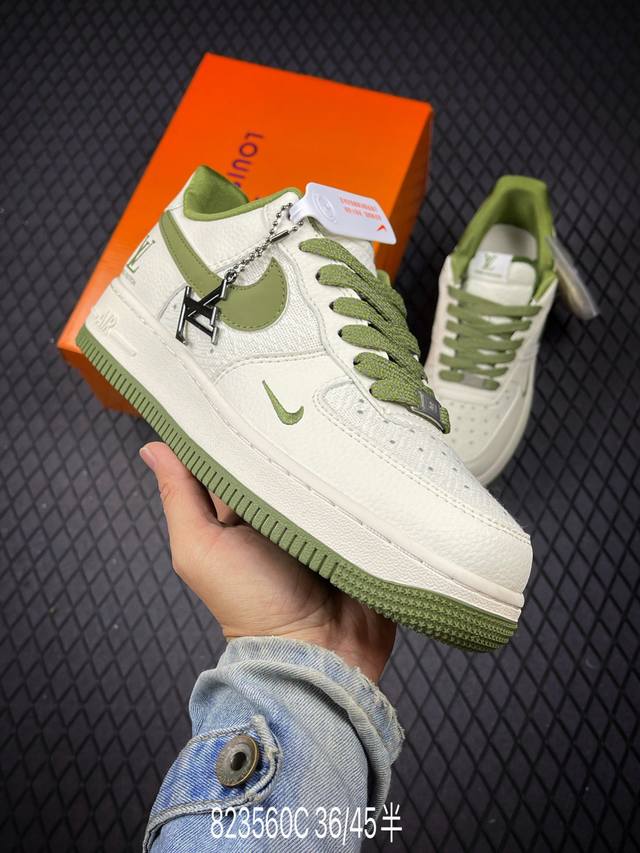 C Corporate-level Nike Air Force 1'07 Lv8 Original last and original cardboard t