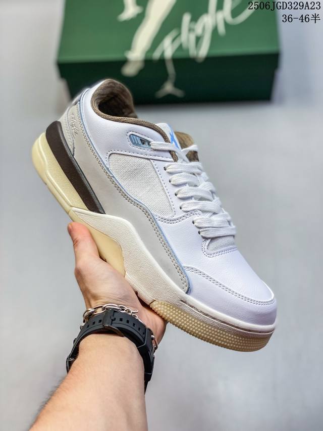 Jordan Jordan men's and women's shoes are half-size with real labels. The origin