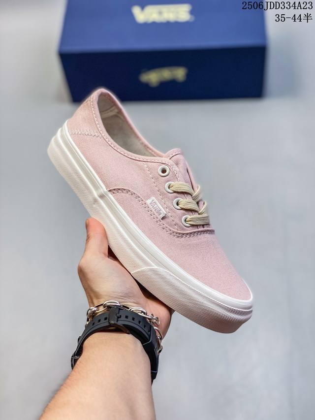 Summer Authentic shoes, cherry blossom pink!!! The heel is designed to be steppe