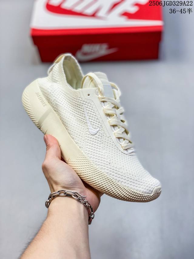Nike upgraded the original last and original paper version development, original