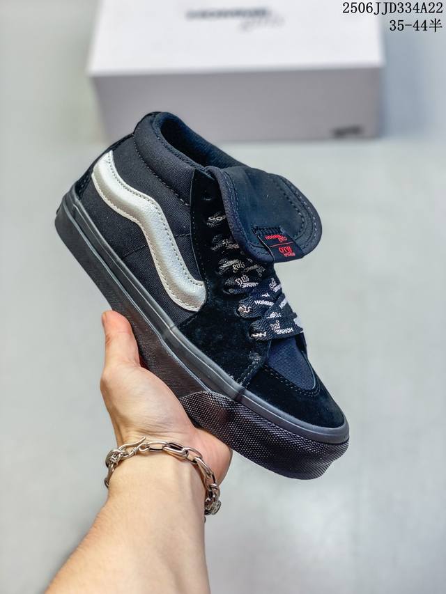 New models on sale Vans Otw and Hommegirls' latest joint venture is coming soon
