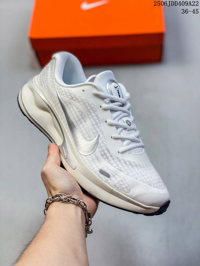 genuine Nike Journey Run running shoes use a new type of cushioning material, th