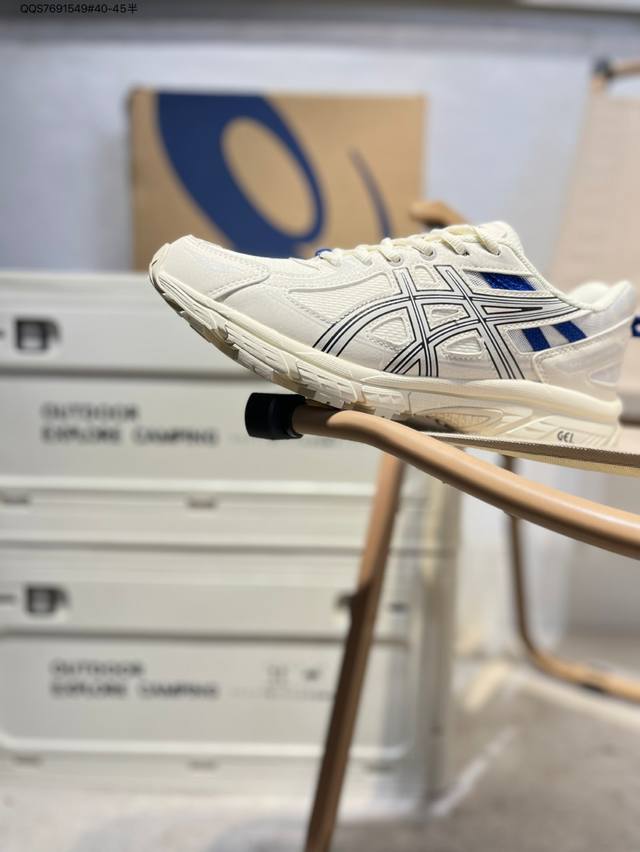 Asics Gel-Venture 6 Asics classic running shoes are now popular in functional an