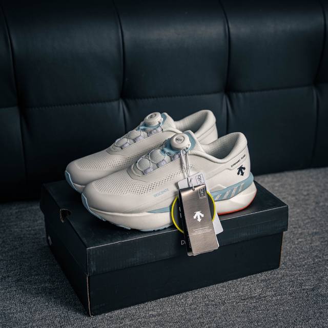 Core Private Descente lightweight cushioning breathable upper Fashion casual spo