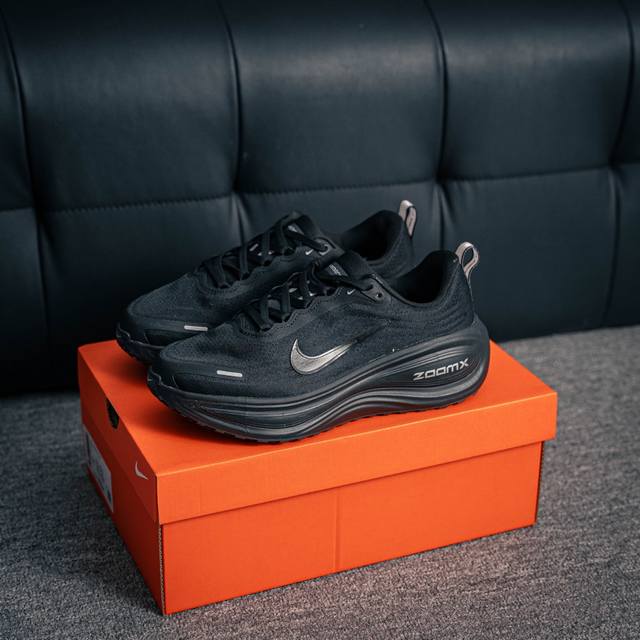 Core Private Nike Vomero Plus Nike comfortable shock-absorbing and non-slip low-