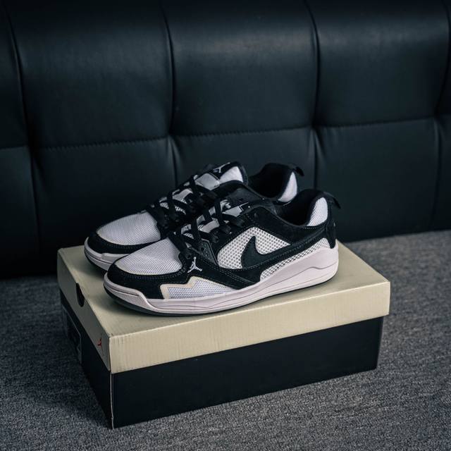 Core Private Nike Men's and Women's Shoes Wmns Jordan Cmft Era Sports Training B