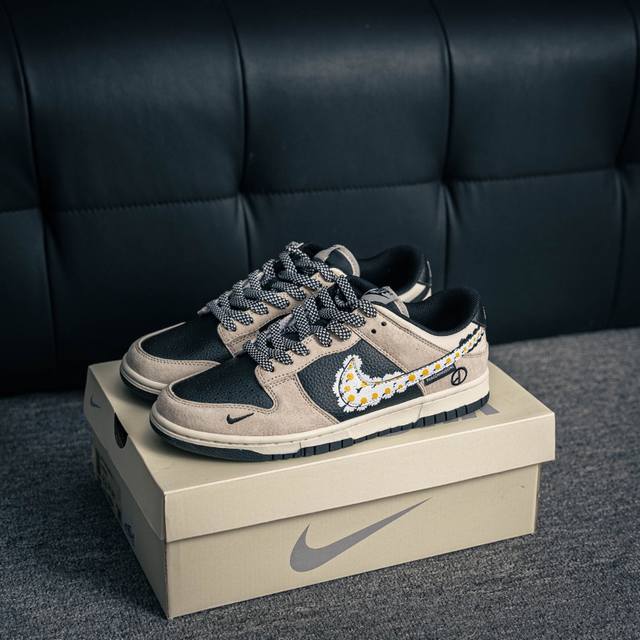 Core private Nike Dunk full set of original lasts and original molds to create a