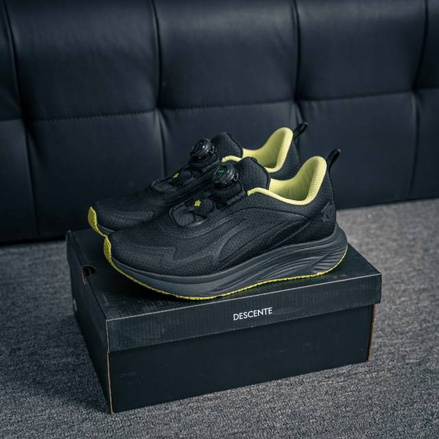 Core Private Descente lightweight cushioning breathable upper Fashion casual spo