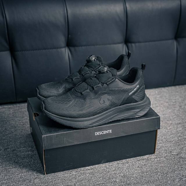 Core Private Descente lightweight cushioning breathable upper Fashion casual spo