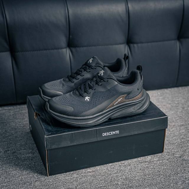Core Private Descente lightweight cushioning breathable upper Fashion casual spo