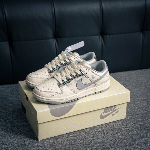 Core private Nike Dunk full set of original lasts and original molds to create a