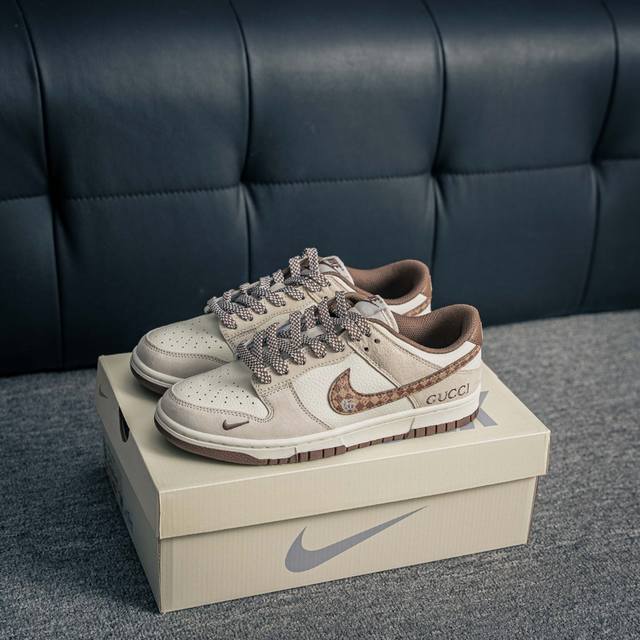 Core private Nike Dunk full set of original lasts and original molds to create a