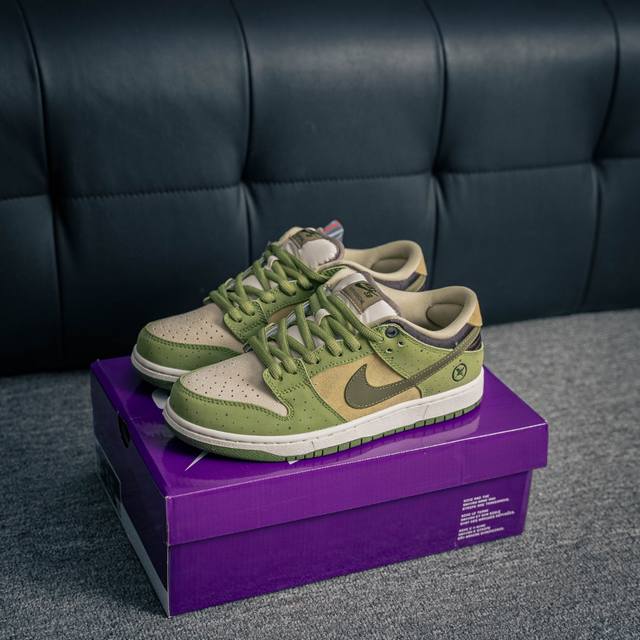 Core private Nike Dunk full set of original lasts and original molds to create a
