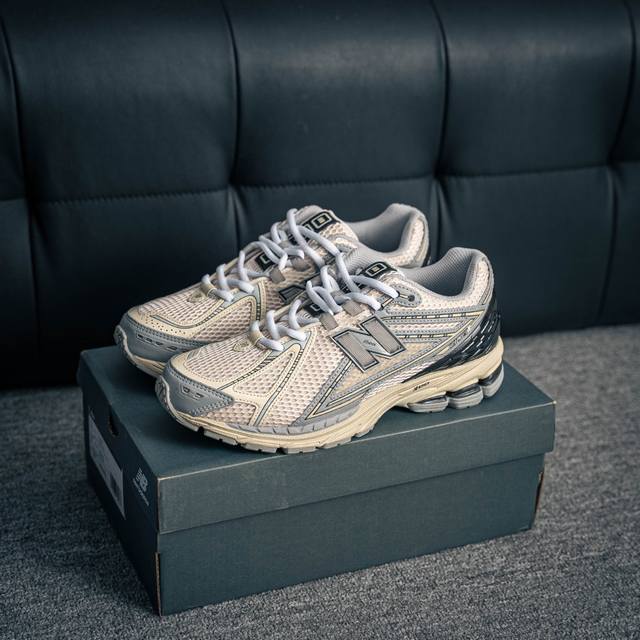 Core Private New Balance 1906 series casual shoes # Made of lightweight cowhide
