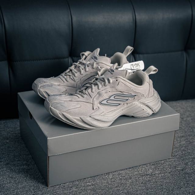 Core Private Balenciaga Monday Item No.: 825418 Wmnss 9090 Size: 35 36 37 38 39