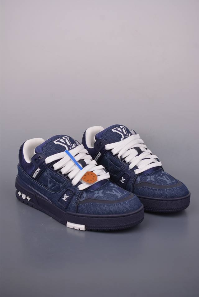 S Lv Trainer Limited co-branded The latest color scheme is limited to domestic s