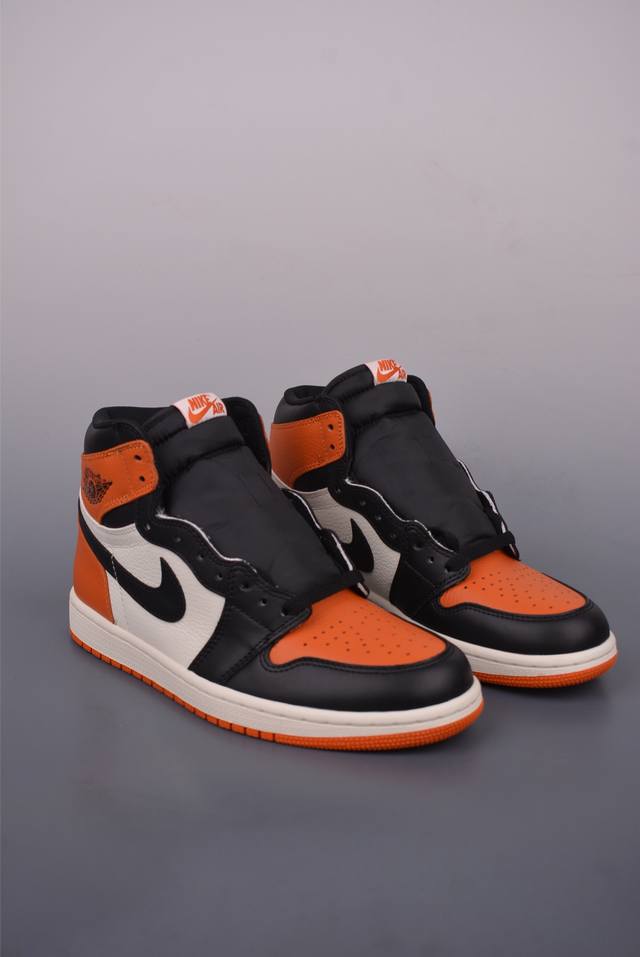 Jordan Air Jordan 1 High Og Buckled and original sole produced in Dongguan, the