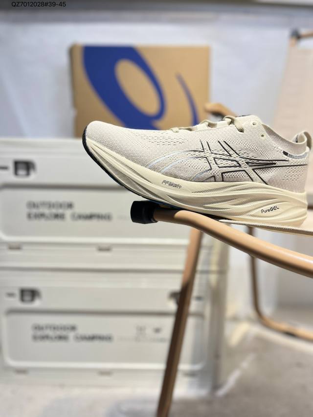 Asics Gel-Nimbus 26 Asics classic running shoes are now popular in functional an