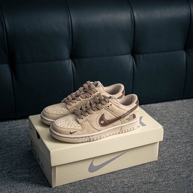Core private Nike Dunk full set of original lasts and original molds to create a