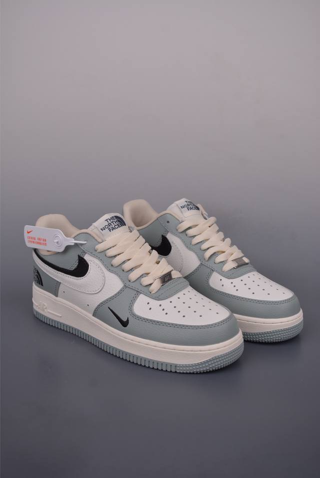 Nike Air Force 1 Low The North Face collaboration Original last and original car