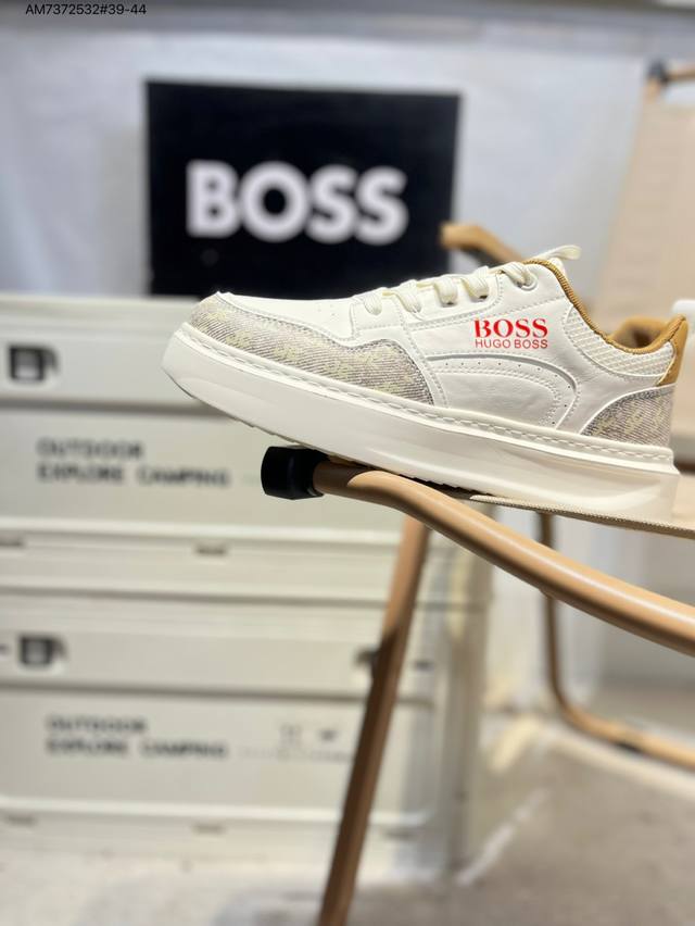 Boss Hugo Boss stamped version new model German high-end brand counter synchroni