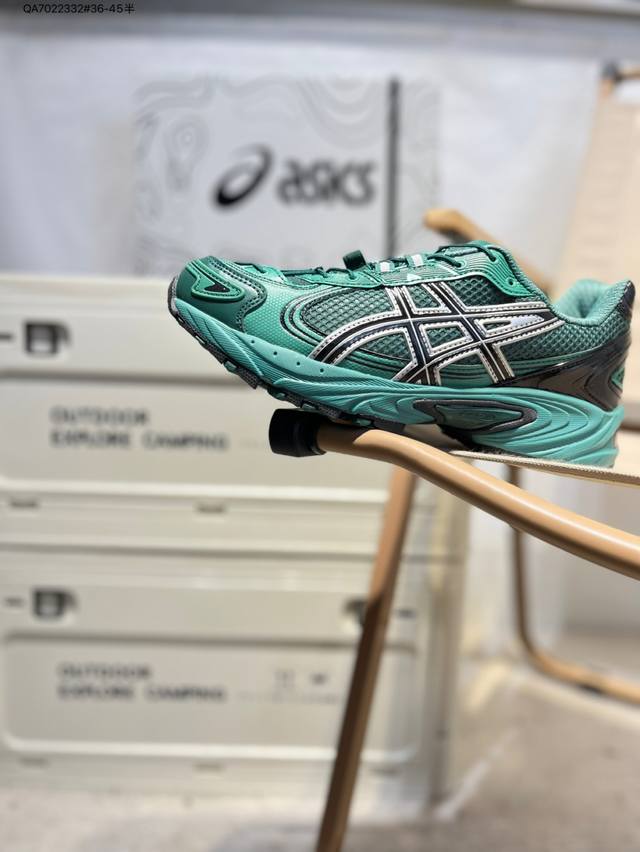 Asics Gel-Kahana Tr 14 Asics classic running shoes are now popular in functional