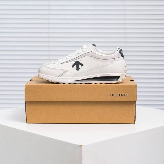 Core Private Descente Cron Racer Series Descente Lace-up Comfortable and Versati