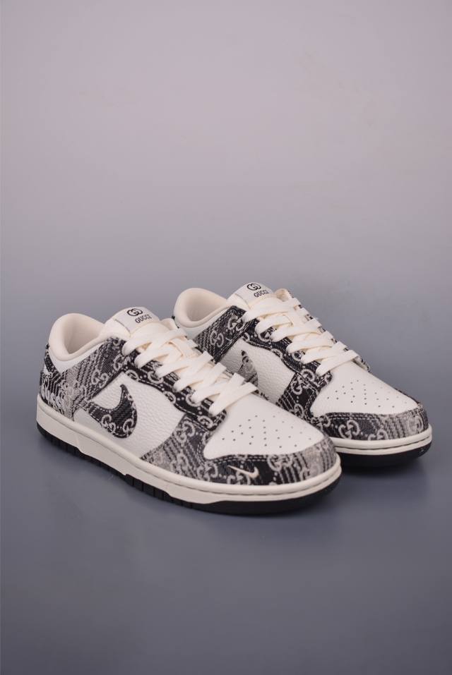 Nike Sb Dunk Low Gucci joint Pure original factory product Highly recommended Or