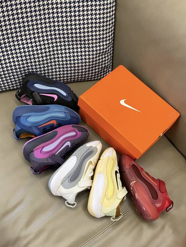 Original picture I really love this pair of NK sneakers. The upper has good wrap
