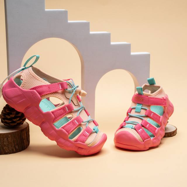 I bought this pair of Keen sandals for my baby. They are absolutely amazing. The