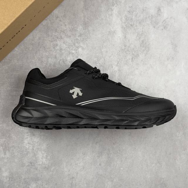 Local core private Descente Terraind comfortable, soft, non-slip and wear-resist
