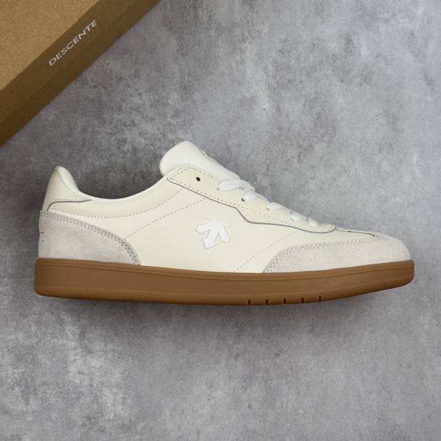Local core private Company-level Descente Chron Court Sb Retro, lightweight, wea