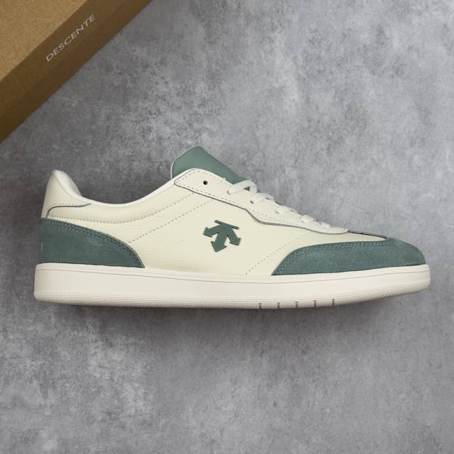 Local core private Company-level Descente Chron Court Sb Retro, lightweight, wea
