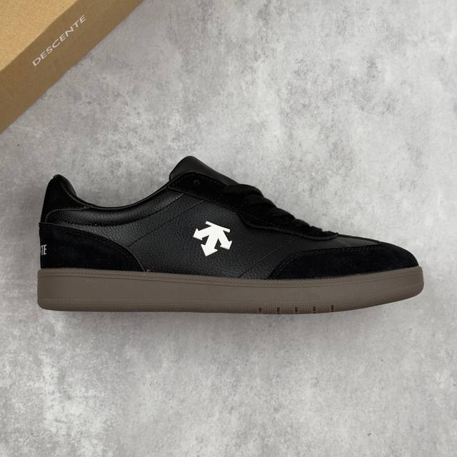 Local core private Company-level Descente Chron Court Sb Retro, lightweight, wea