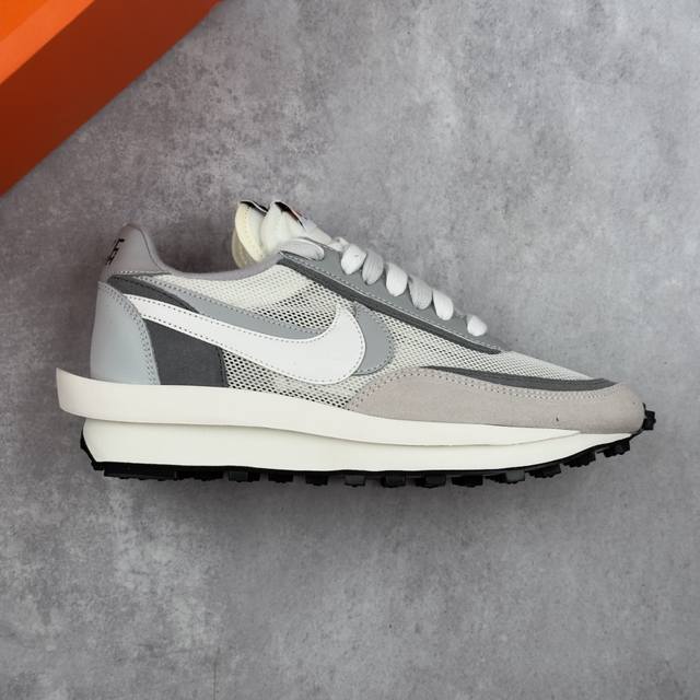 Local Core Private Sacai X Nike Ldwaffle "Midnight Spruce And University Red" Wa