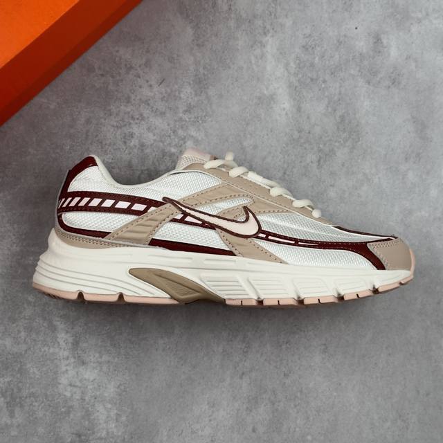 Local core private Nike Wmns Nike Initiaor Running founder series retro daddy ca