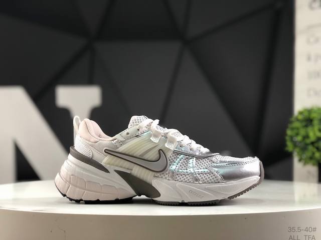 Nike V2K Run Retro Item Retro Daddy Shoes Running Shoes The shoe model is named