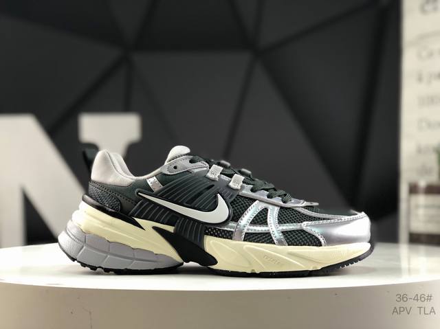 Nike V2K Run retro item retro daddy shoes running shoes The shoe model is named