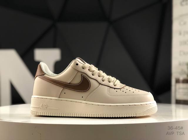 Company-level with half-size Nike Air Force 1 '07 Low Air Force One low-top spo