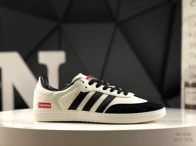 Adidas Samba Og classic shoe Adidas's classic Samba Og from nearly 70 years. Th