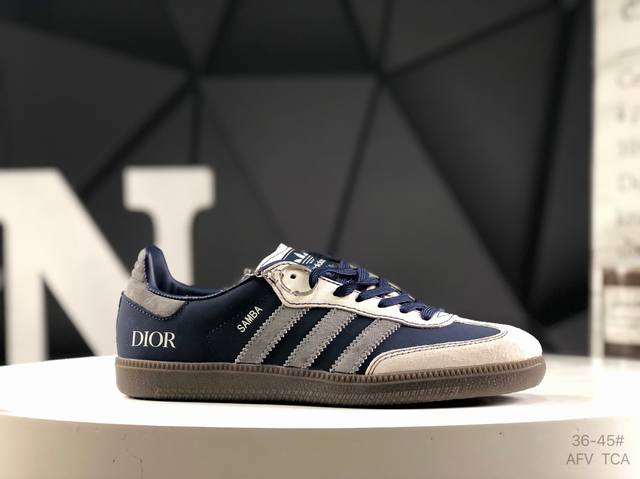 Adidas Samba Og classic shoe Adidas's classic Samba Og from nearly 70 years. Th