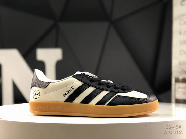 Adidas Samba Og classic shoe Adidas's classic Samba Og from nearly 70 years. Th