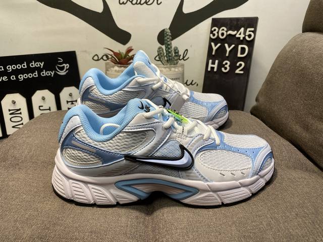 True half size Nike W Nike V5 Rnr breathable lightweight sports casual sneakers