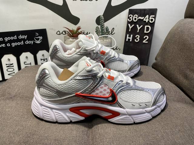 True standard half size Nike W Nike V5 Rnr breathable lightweight sports casual