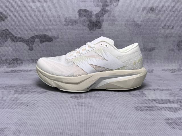 New Balance Rebel Fuelcell Rebel V4 Comfortable, stylish fabric, shock-absorbing