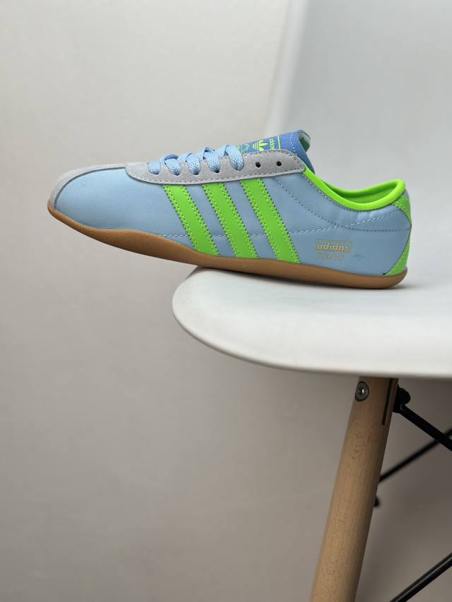 New product" uses composite Oxford cloth combined with suede trims for the upper
