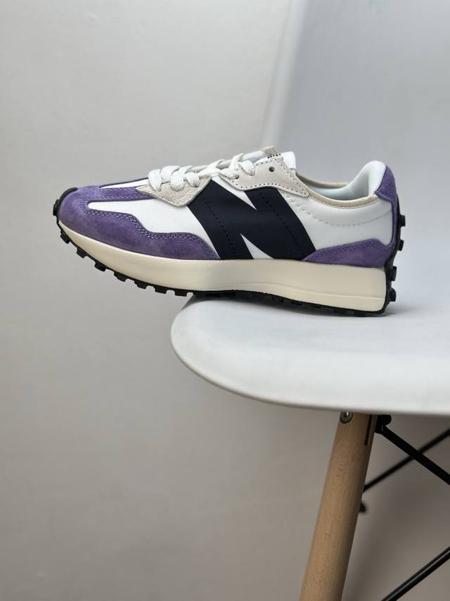 New product" is made of correct color-free solid color suede and breathable Oxfo