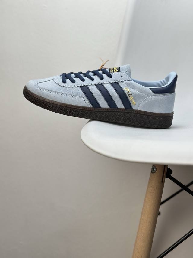 1892181FFF #New product" uses cow leather combined with diamond oxford cloth upp