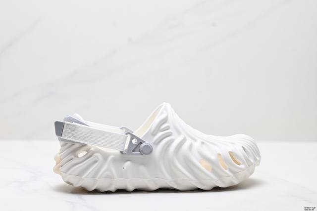 Company-level Crocs Eva non-slip breathable sports sandals The innovative hole